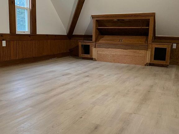 5th image of 31 Forest Ave #3