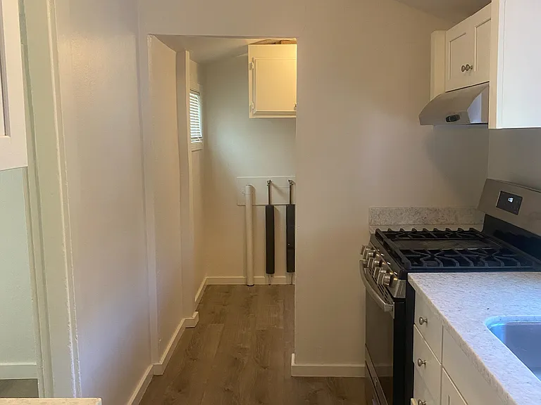 18014 Riverside Dr #4 — Photo 7