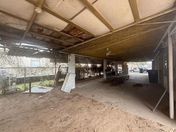 laredo-texas-448056051 picture