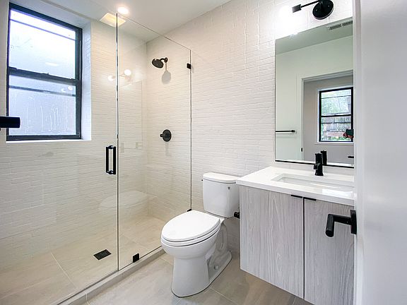 5th image of 1336 W Bryn Mawr Ave #2