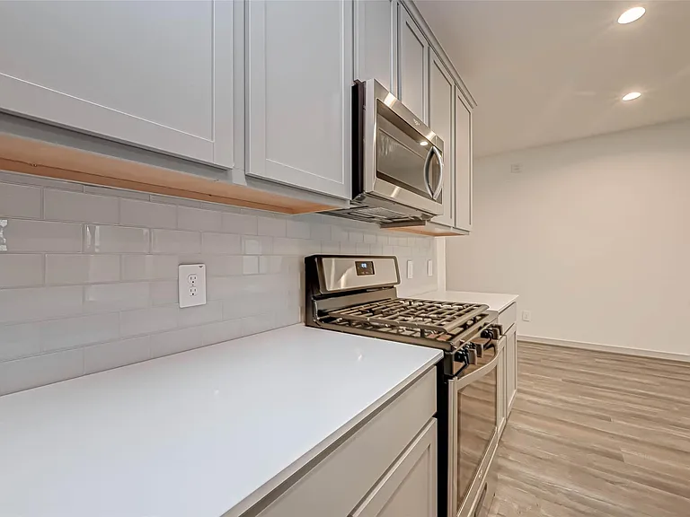 3418 Lake Landing Ln — Photo 24