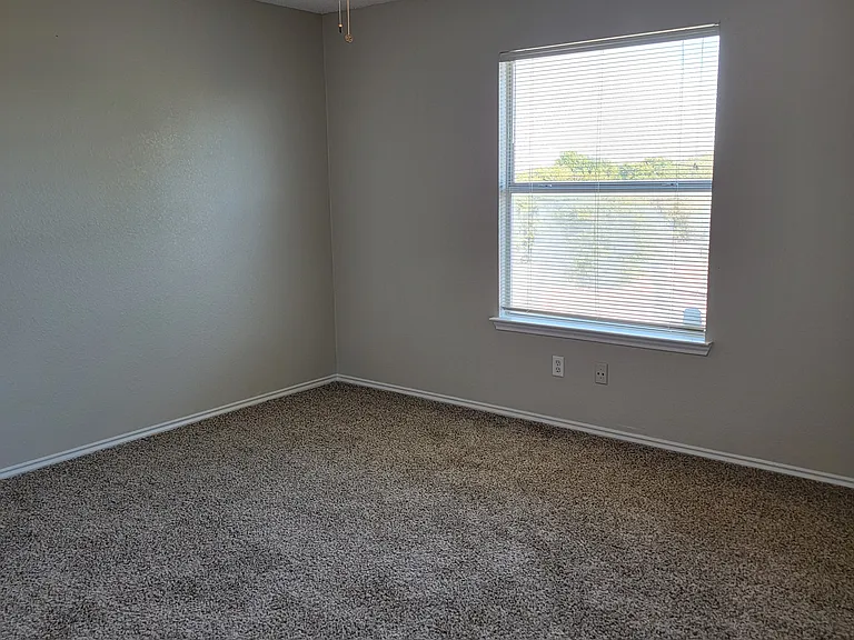 6001 Fenwick Ln — Photo 15