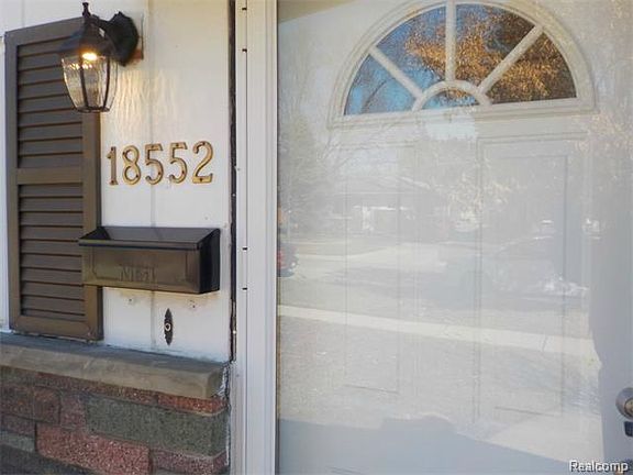 3rd image of 18552 Flamingo Blvd