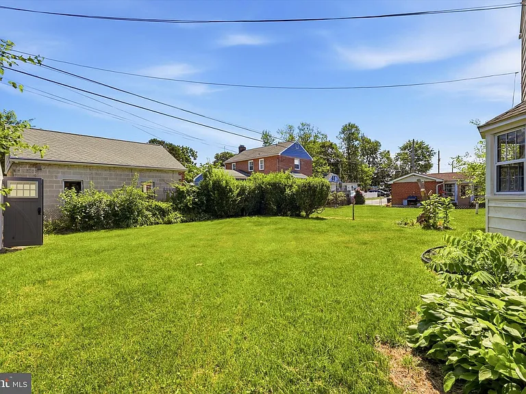 203 Commonwealth Ave — Photo 15