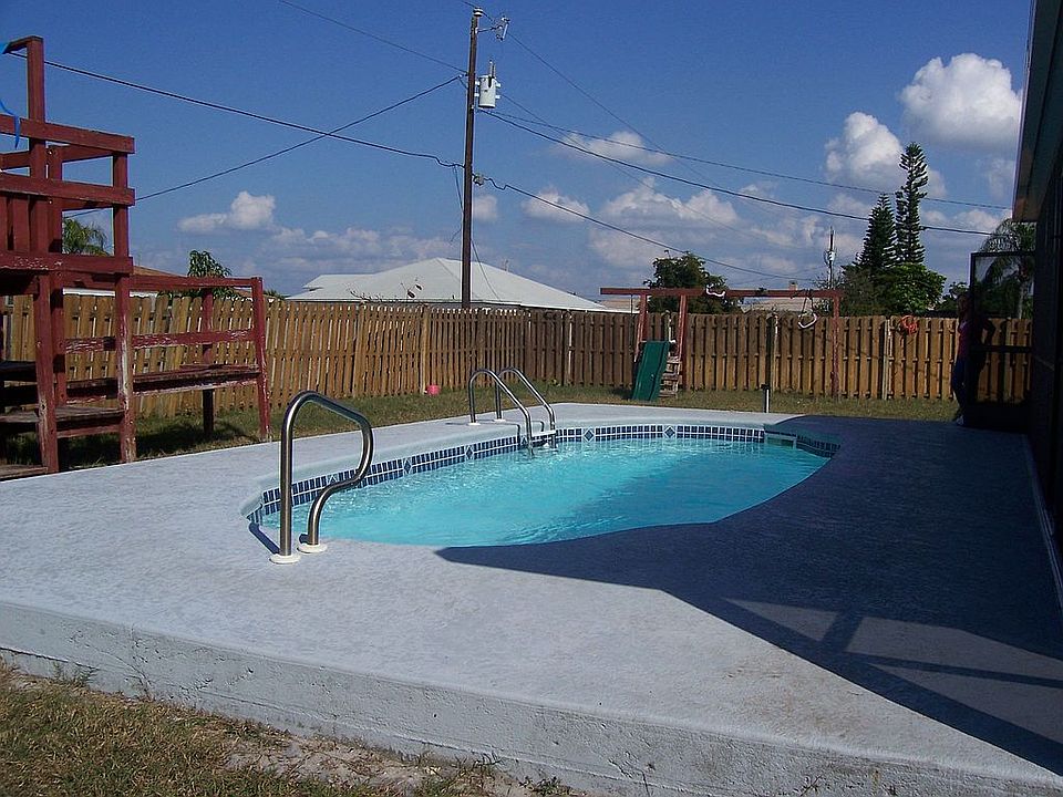 1st image of 1707 SE 20th Ln