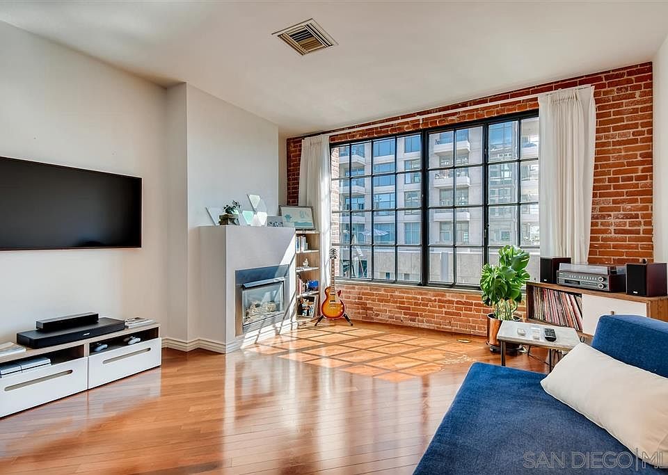 1st image of 500 W Harbor Dr Unit 1706