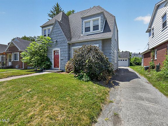 3rd image of 2677 Merrimac Blvd