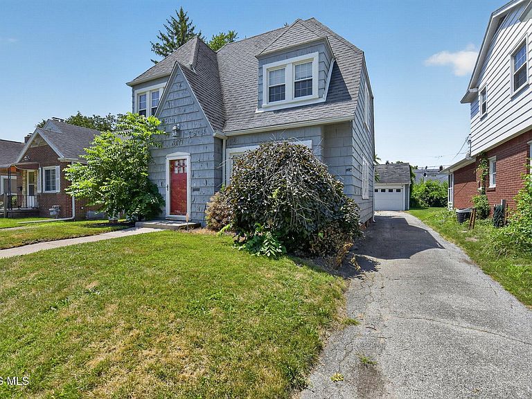 Listing photo 3