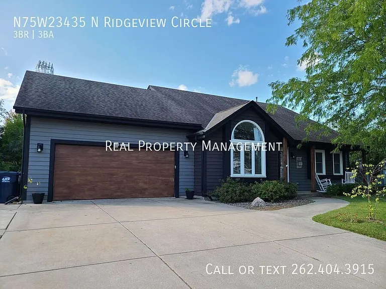 N75W23435 N Ridgeview Cir — Photo 2
