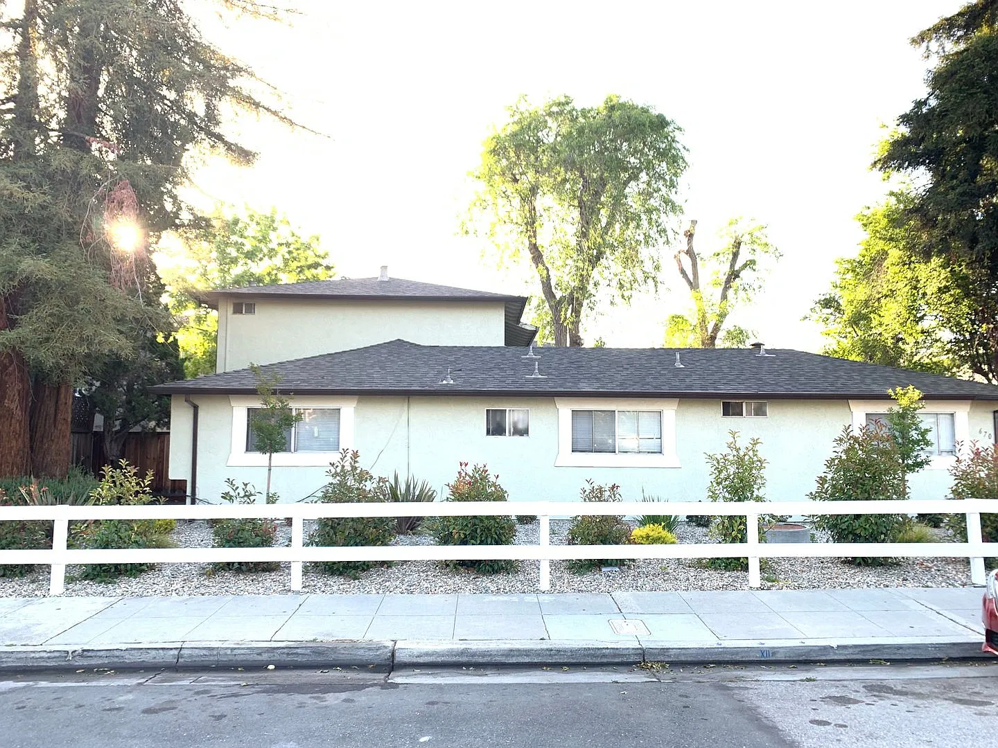 670 Morse — Photo 4