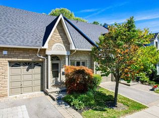 1010 Cristina Ct #6, Mississauga, ON L5J4T7