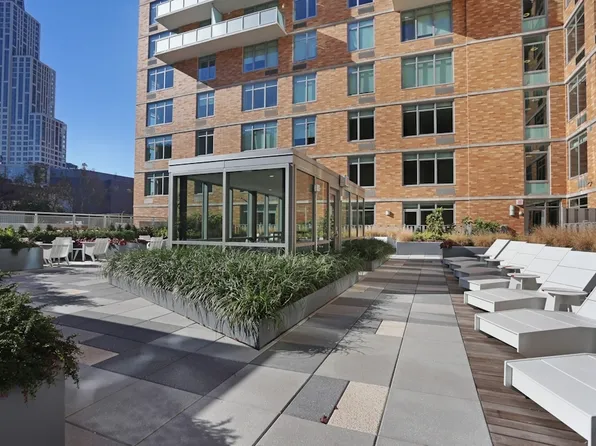 81 Fleet Place image 1 of 27