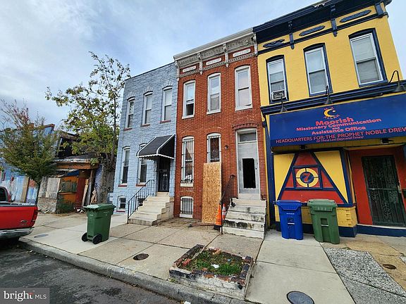 2nd image of 1004 N Carey St