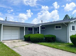 723 Kenton Dr, Charleston, IL