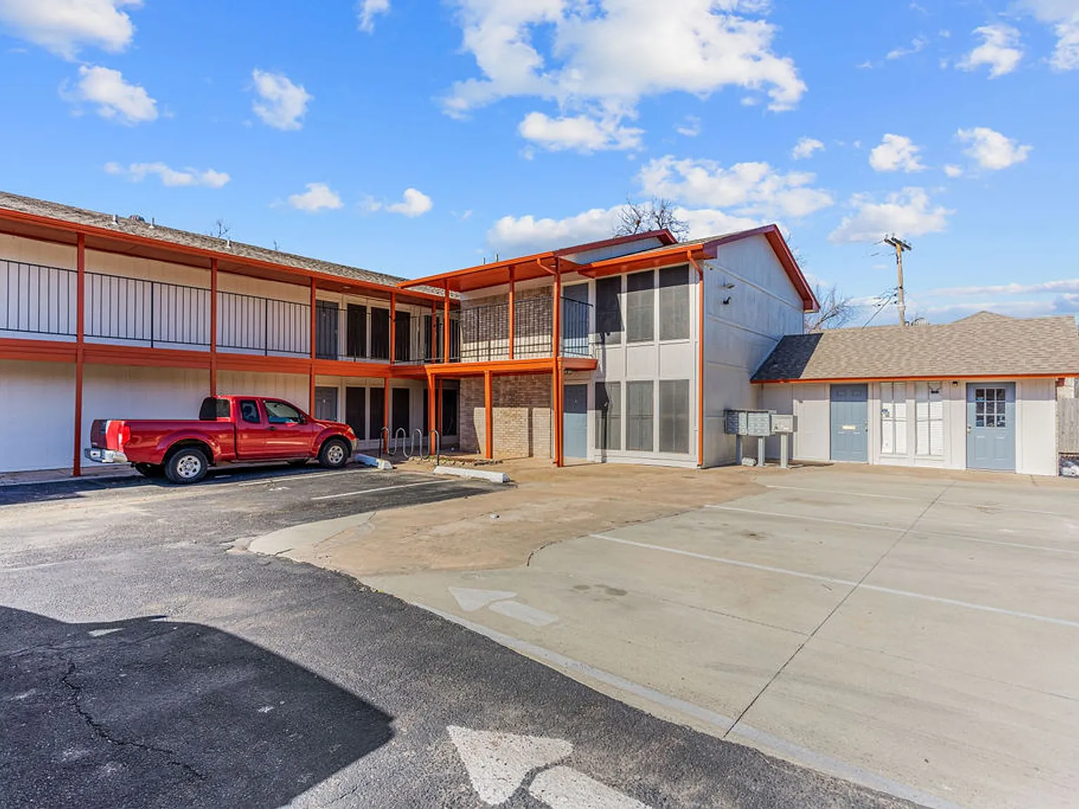 405 Paseo — Photo 4