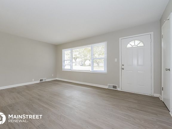 4th image of 11215 Oakland Ave