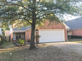 1221 McGowan Dr, Southaven, MS 38671