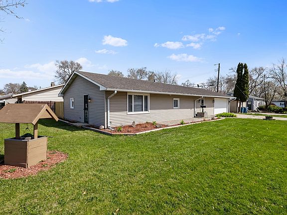 2nd image of 2404 River Dr