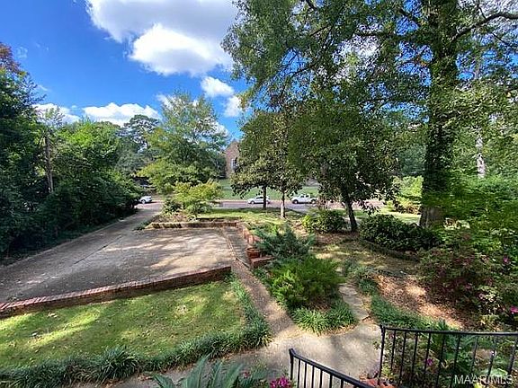 3rd image of 2439 E Cloverdale Park