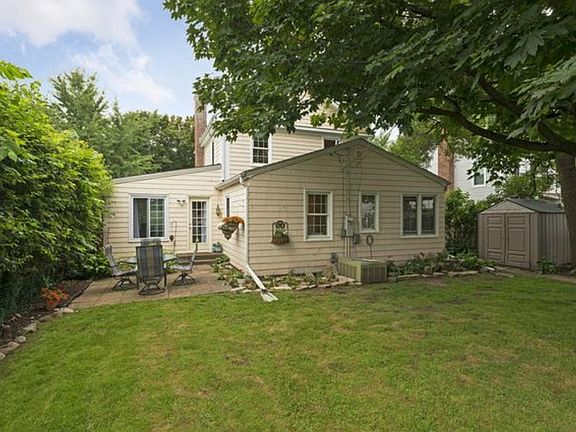 3rd image of 2033 Fremont Ave
