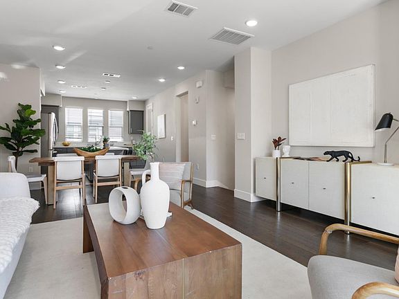 5th image of 875 Cotati Ter Unit 3