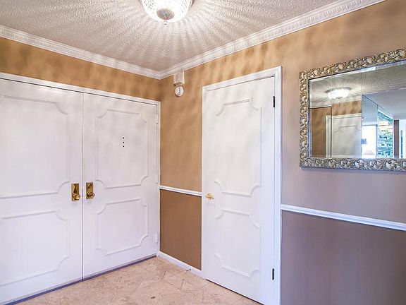 4th image of 108 Lakeshore Dr APT 738