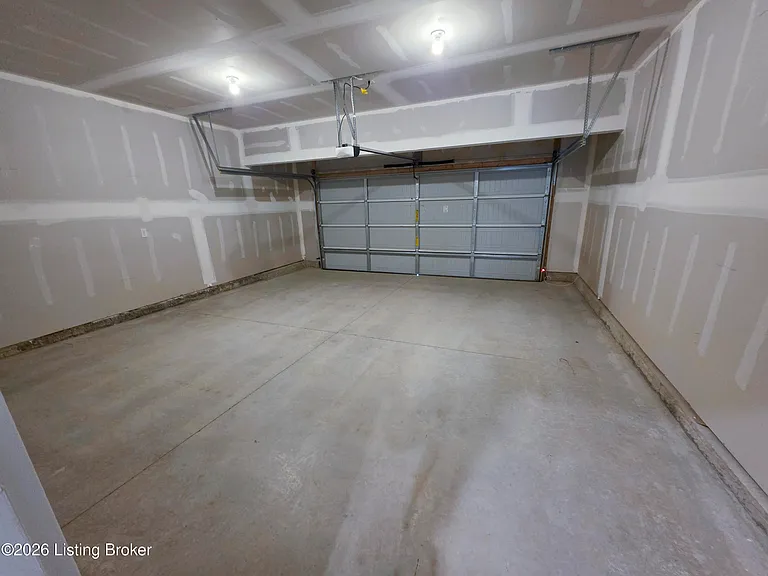 8300 Fairmount Rd — Photo 33