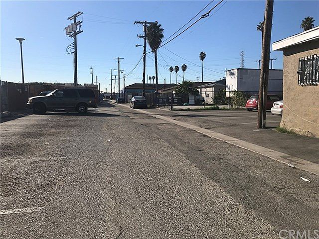 2nd image of 444 W Colden Ave