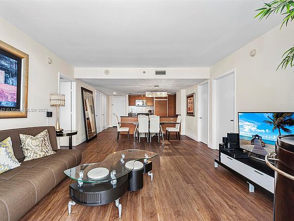 3rd image of 50 Biscayne Blvd APT 4711