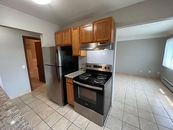 5th image of 1031 Cromwell Ave APT 304