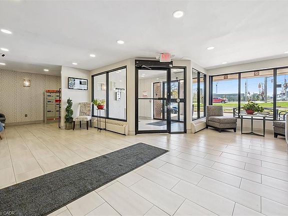 4th image of 1100 Courtland Ave E #302