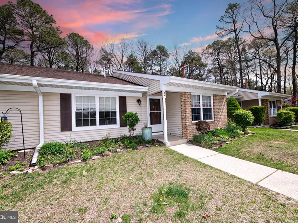 24 Club Pl, Absecon, NJ 08205