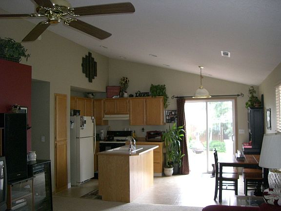 Kitchen w/ vaulted ceilings