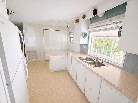 4th image of 26129 Countess LN