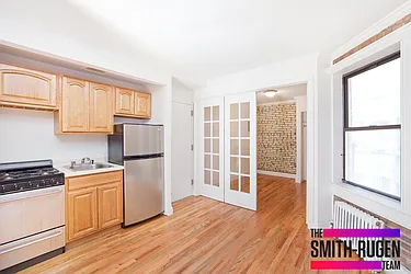 Rented by R New York