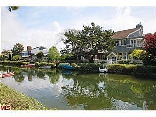 2nd image of 412 Sherman Canal