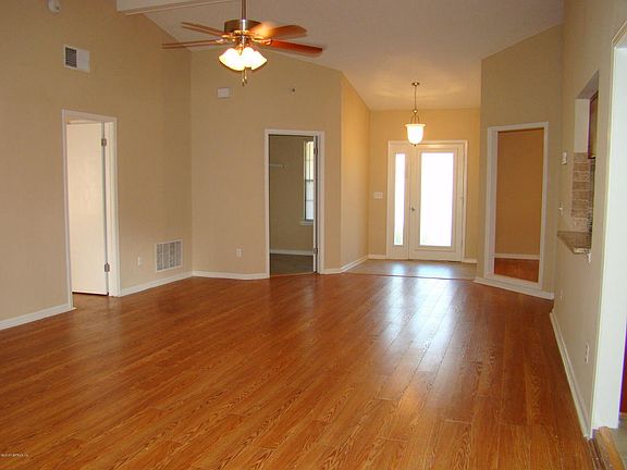 4th image of 7902 Painted Oak Dr