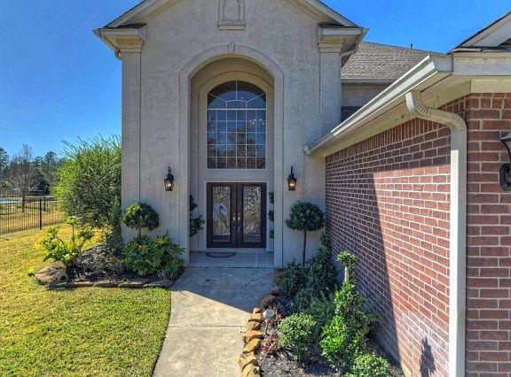 4th image of 9822 Crestwater Cir