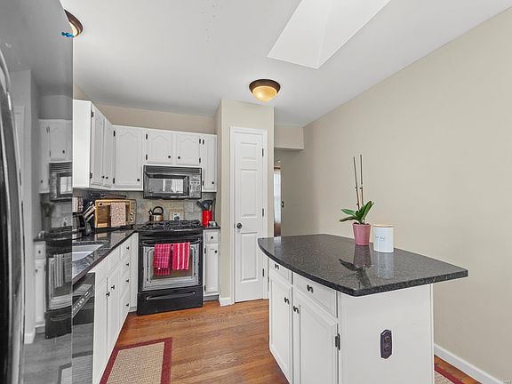 3rd image of 4932 Brass Rail Dr