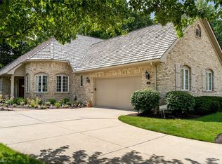 12 S Bentley Dr SE, Canton, OH 44709