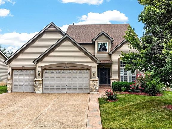 2nd image of 1304 Forest Way