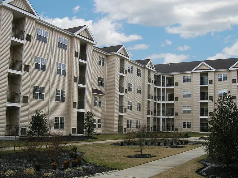 The Cove at Riverwinds Senior Apartments 55+ — Photo 33
