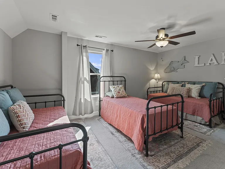 474 Evans Dr — Photo 23