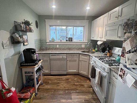 5th image of 90 N Elmwood Ave