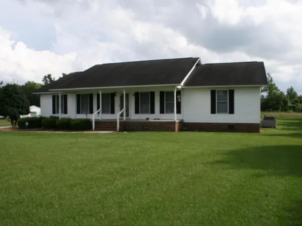 716 Derwood Rd, Lumberton, NC 28358