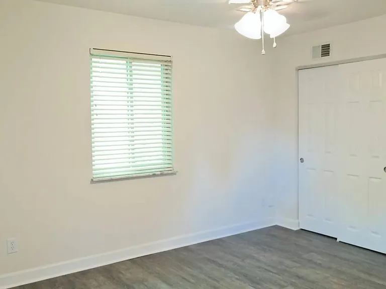 Mt. Adams Living — Photo 39