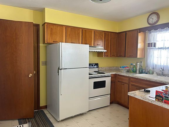 4th image of 145 Crest View Dr