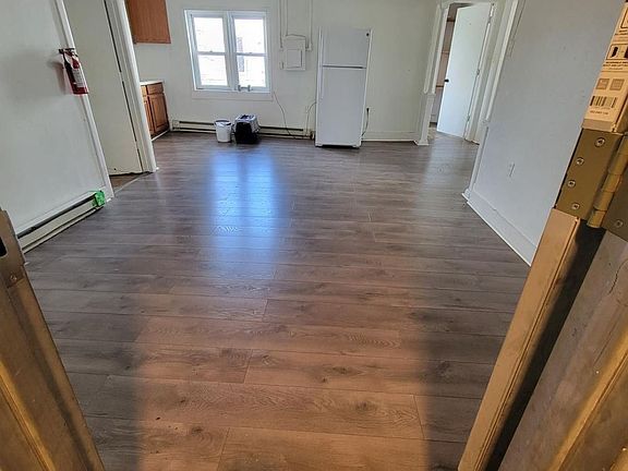 2nd image of 480-484 S Main St #3