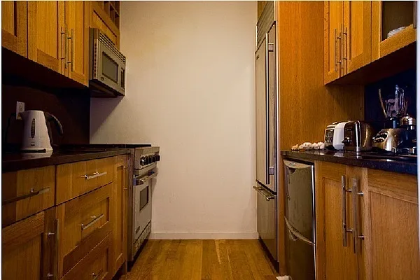 Rented by WIRE International Realty | media 15