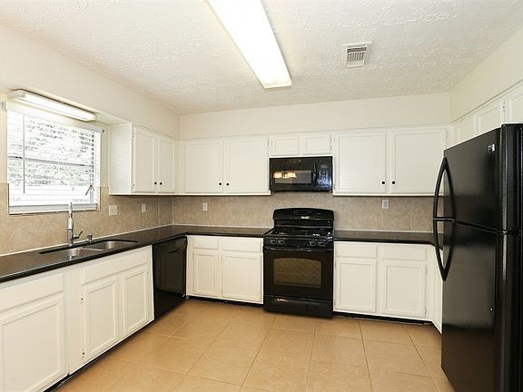 4th image of 18051 Forest Cedars Dr